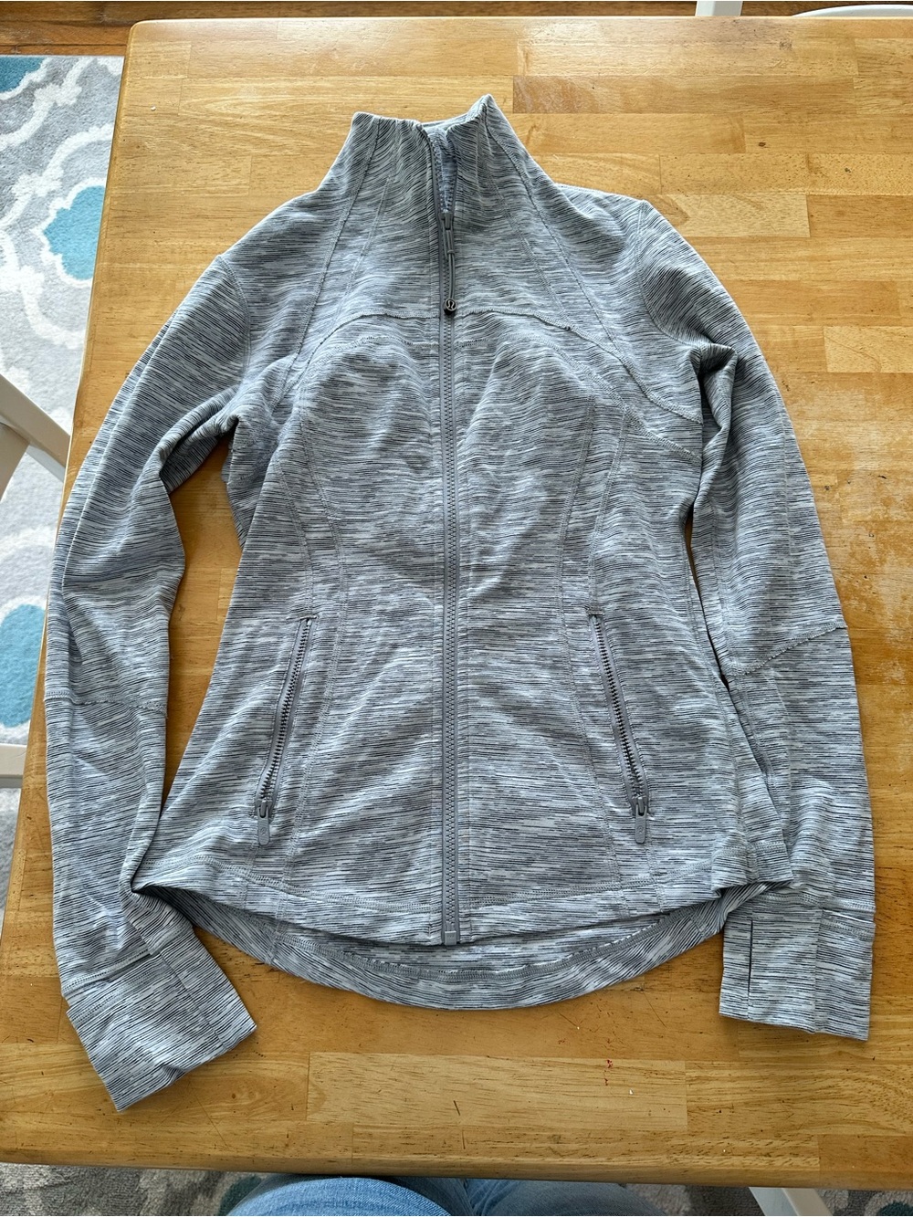 Lululemon define jacket size 6